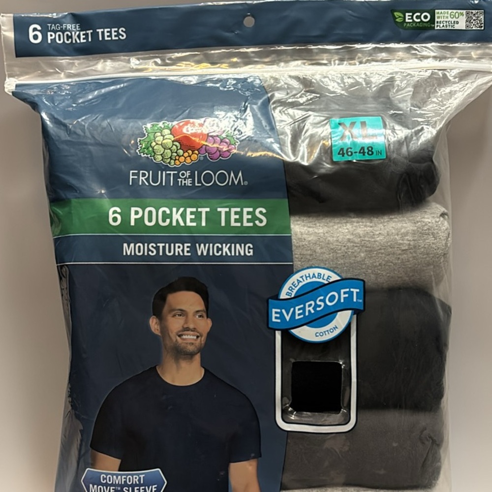 Fruit of the Loom Men's Assorted Pocket Tees